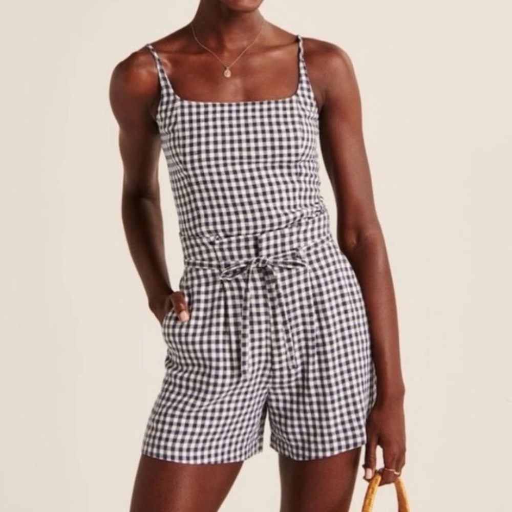 Abercrombie Belted Linen-Blend Shorts